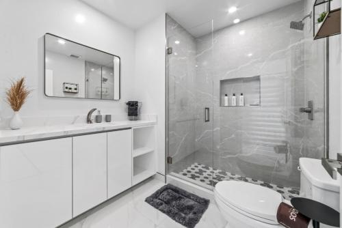 Ένα μπάνιο στο Lakefront Mansion, 5min 2 Hard Rock Stadium, 30Gsts L65