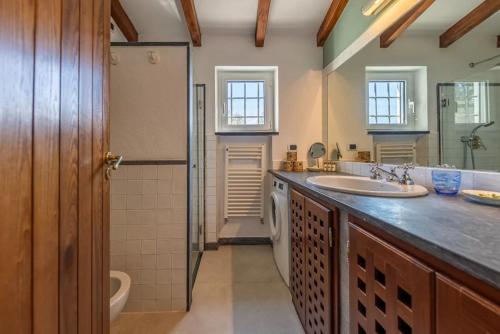 Et badeværelse på VILLA SANTINCIELO - Relax tra Cielo e Mare