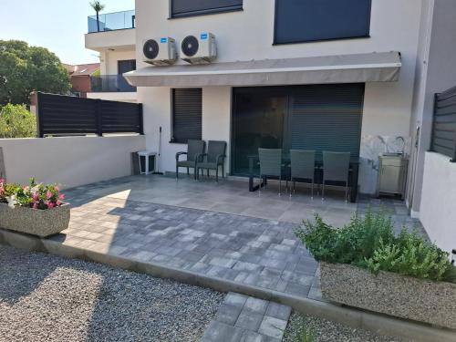 Three-Bedroom Premium Holiday Home Atmosfera with Private Pool&Sauna