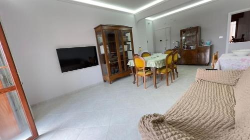 4 beds - 2 bedrooms near the station