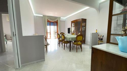4 beds - 2 bedrooms near the station