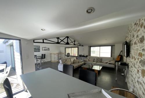 L'Olivier, Charmant loft centre-ville, plage à 300m et gare à 500m
