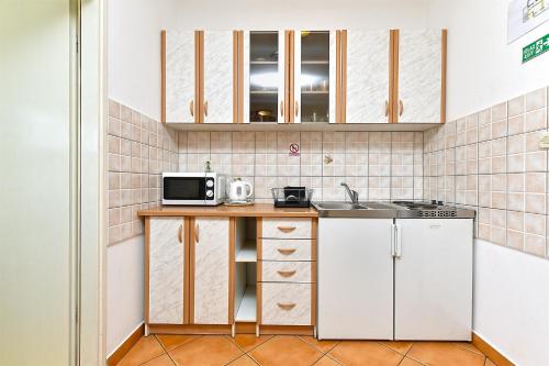 Apartments Mirela 1554