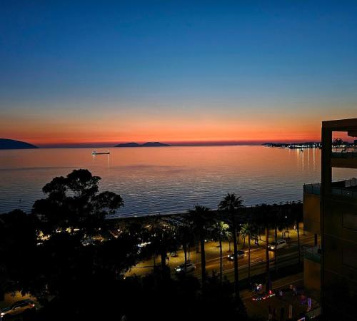 Splendid sea view, great location!