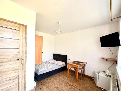 Pokoje Gościnne Złoty Potok Jura Krakowsko Częstochowska Dom w zaciszu podwórka