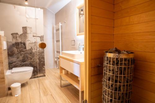 Koupelna v ubytování Luksusowy Apartament Czorsztyn 2 z sauną i ogrodem