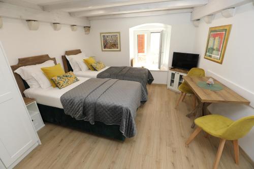 Solis Rooms Old Town