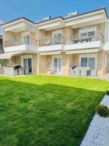 Exotic Apartments Nikiti