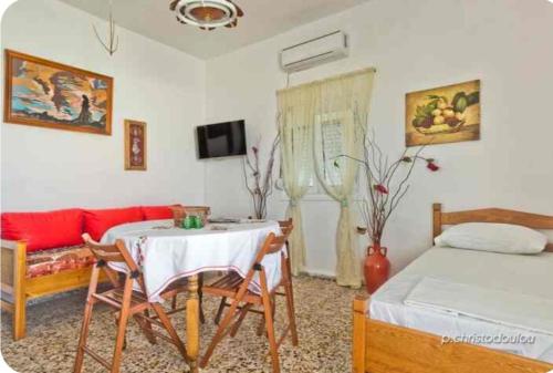 Gallery image of Rou Garden House in Karpathos Town