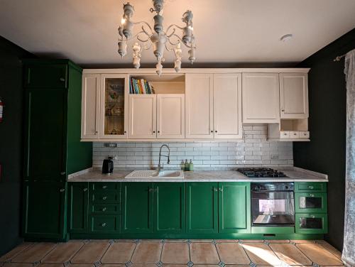 Η κουζίνα ή μικρή κουζίνα στο Bright 3-Bedroom Apartment in St Paul's Bay