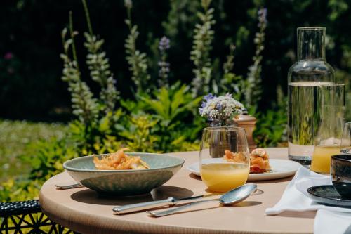 Jídlo v hotelu nebo okolí