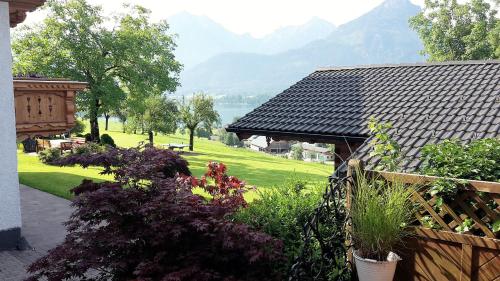 Nespecifikovaný výhled na hory nebo výhled na hory při pohledu z bed and breakfast