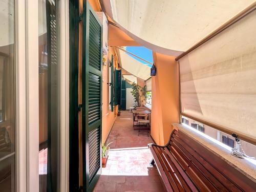 Modern apartment with Private Balcony Near Colosseum