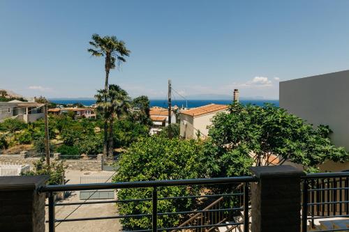 Fenestra Mare with Private Parking just 5min to Town and Beach