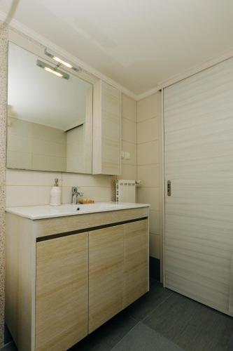 Fenestra Mare with Private Parking just 5min to Town and Beach