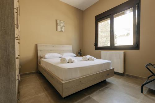 Fenestra Mare with Private Parking just 5min to Town and Beach
