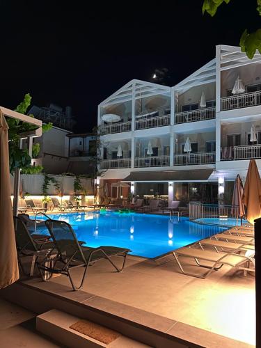 Aggelos Apartments & Deluxe Studios