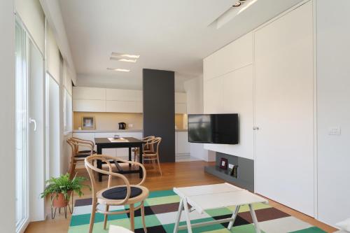 Apartment 4B