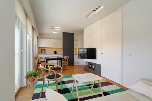 Apartment 4B