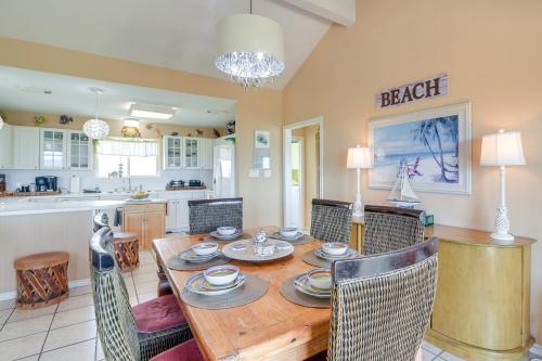 Η κουζίνα ή μικρή κουζίνα στο Beach Access Renovated Casa Bonita Surfside
