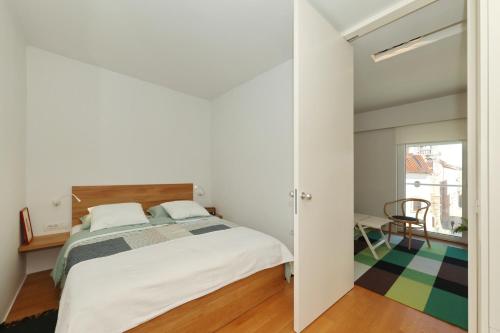 Apartment 4B