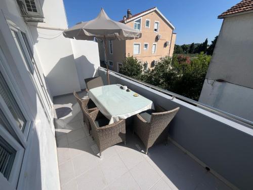 Beachfront Apartment Sun