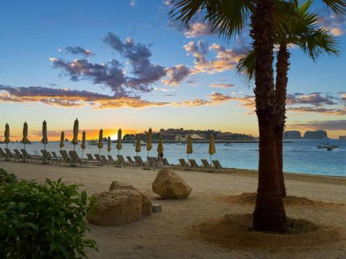 Luxury Oasis | Private Beach & Infinity Pool