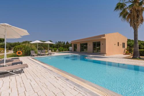 Πισίνα στο ή κοντά στο Villa Ismini Periyali