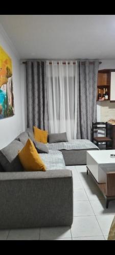 Akomodim I persosur per pushime