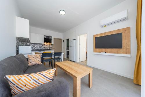 Η κουζίνα ή μικρή κουζίνα στο Dede Suites Fethiye