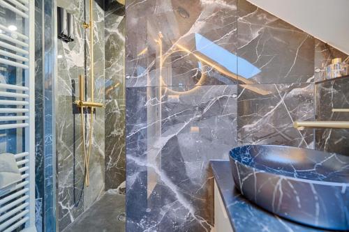 Ένα μπάνιο στο Hollywood Love Jacuzzi