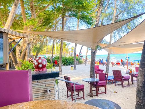 Imagen de la galería de Coastal nook 2 bedroom beach flat , Lido, en Mombasa