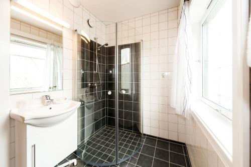 Bilik mandi di Tynset Hotel