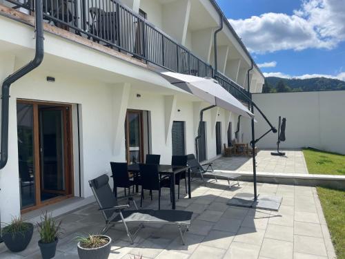 Apartmán Valašský Edenにあるバルコニーまたはテラス