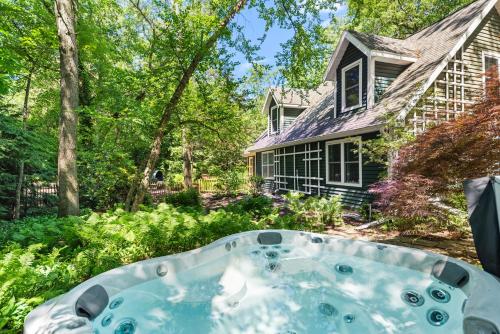 Κήπος έξω από το Oasis in the Woods