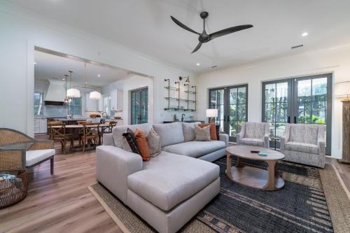 Posezení v ubytování 2415 Seabrook Island Road
