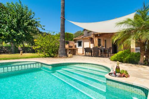 VILLA LLENYATER by MAINVILLAS you home less than 1km from the center of Pollença
