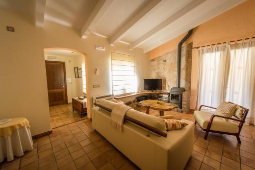 VILLA LLENYATER by MAINVILLAS you home less than 1km from the center of Pollença