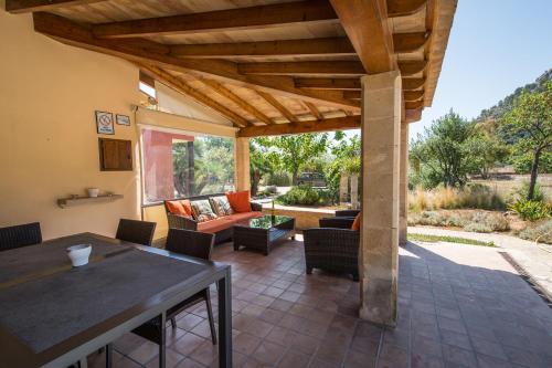 VILLA LLENYATER by MAINVILLAS you home less than 1km from the center of Pollença