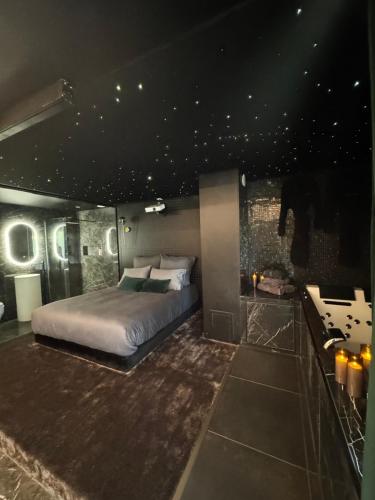 One Night Love Room Unique photo 3