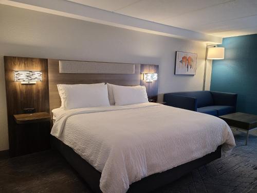 Postel nebo postele na pokoji v ubytování Holiday Inn Express Fort Lauderdale North - Executive Airport by IHG