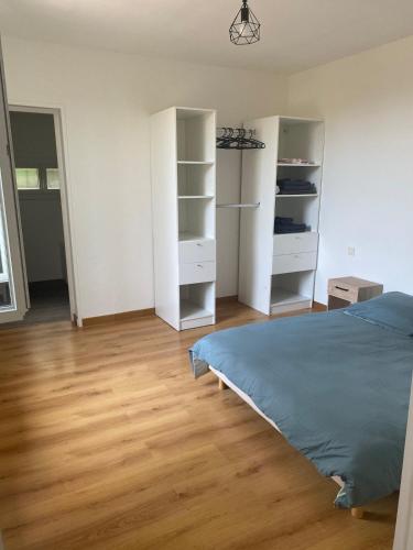 Llit o llits en una habitació de Detached house