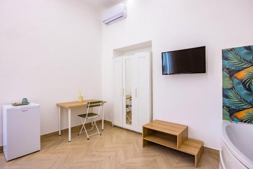 Essentia Home