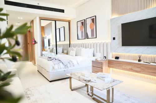 Luxury Studio w Jacuzzi Balcony