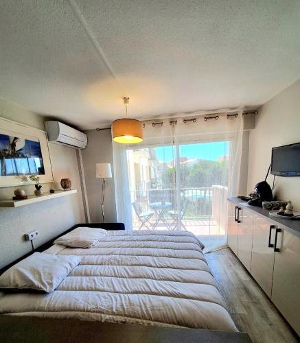 joli appartement pour 4 personnes dans résidence avec piscine, situé impasse du globe au Cap d'Agde
