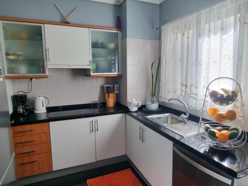 Private Ensuite Room Near Central Funchal