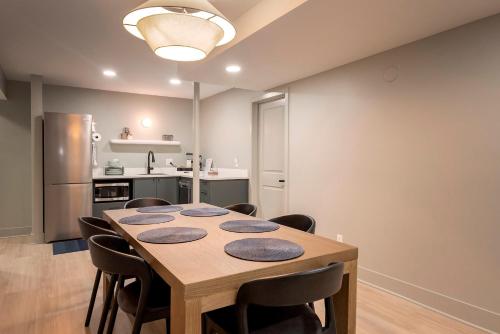 Η κουζίνα ή μικρή κουζίνα στο The Neighborhood Hotel New Buffalo