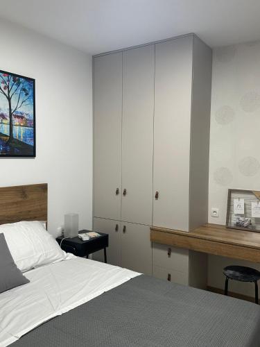Apartment V