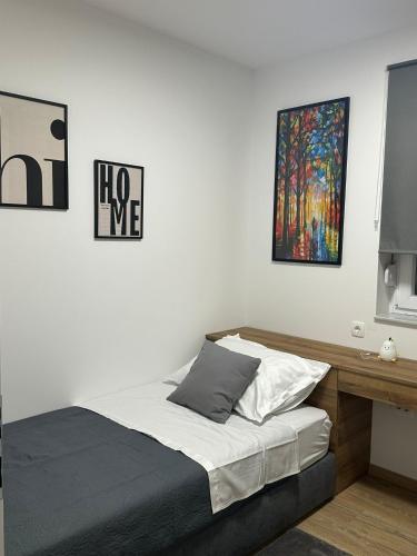 Apartment V