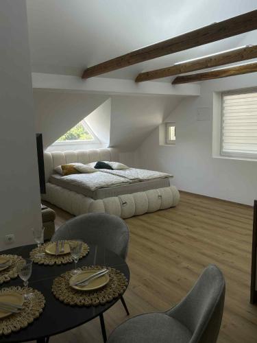 Postel nebo postele na pokoji v ubytování Apartma Lavanda